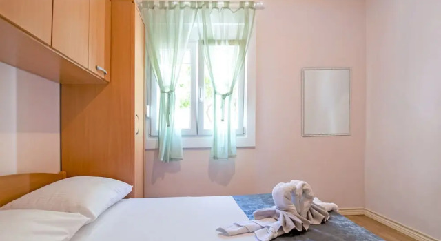Restful Apartment in Mastrinka near Beach & Town Center