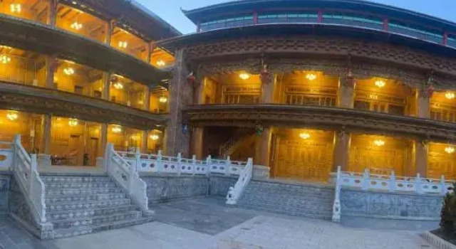 Shangri-La Blun Tusiyuan Homestay