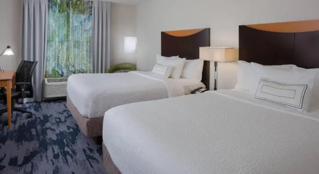 Четырёхместный номер Standard Fairfield Inn & Suites Orlando Lake Buena Vista