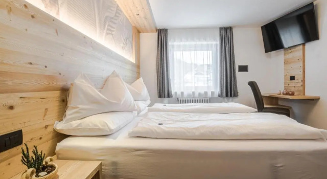 HOTEL B&B MARILENA, Забронировать Отель «постель и завтрак» Отели Livinallongo del Col di Lana 3 звезды, 3*