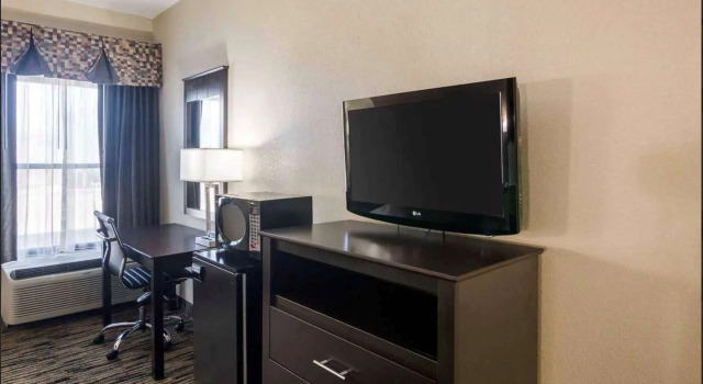 Days Inn by Wyndham Fort Worth North / Fossil Creek