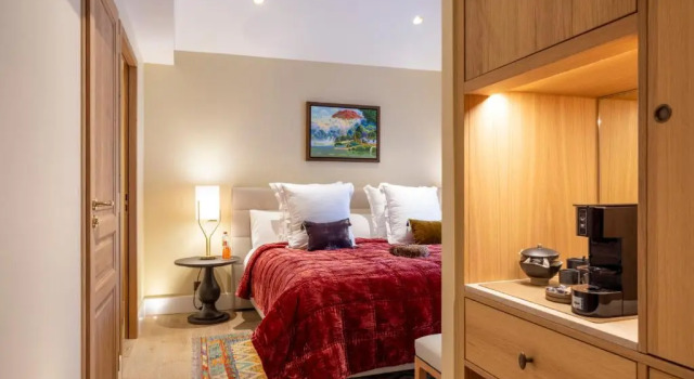 Полулюкс Hotel La Mère Germaine