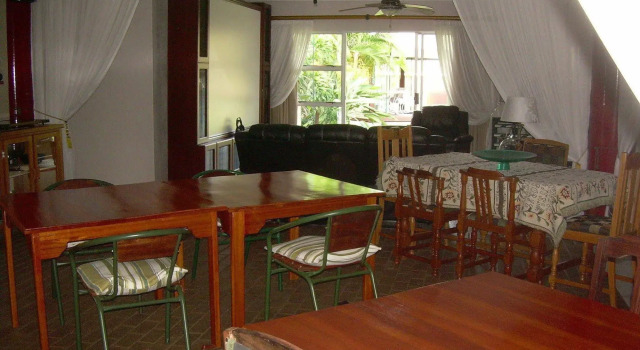 Matoppi Guest House, Book Pension Hoteller i Musina med pool, Swimmingpool