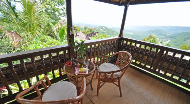 Вилла с балконом Puri Lumbung Cottages Restaurant & Spa Munduk