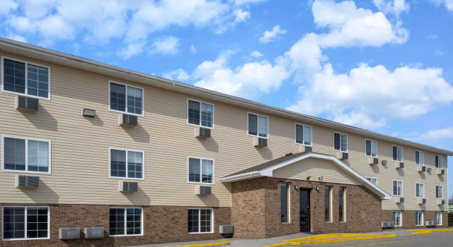 Super 8 by Wyndham Clinton, Reserva ahora Hotel Clinton 