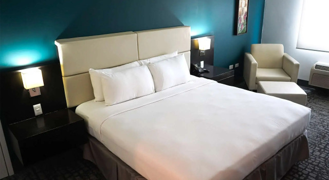 Полулюкс Costa Bahia Hotel, Convention Center and Casino