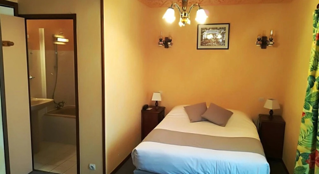 Двухместный номер Standard Hostellerie Saint Martin- Logis Hôtel et Restaurant
