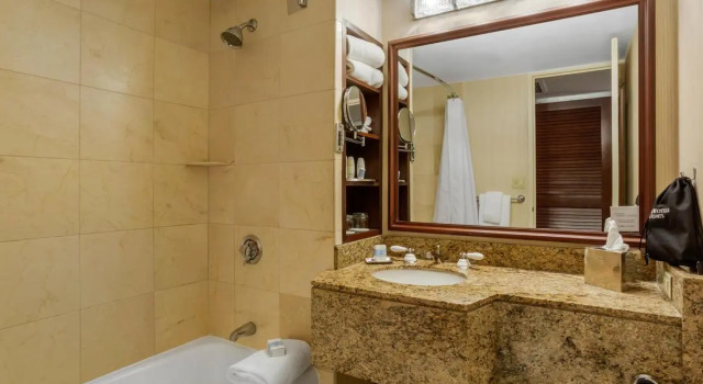 Четырёхместный номер Deluxe Omni New Haven Hotel at Yale