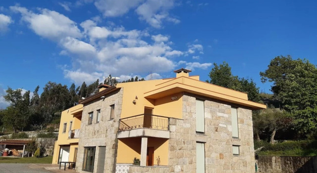 Remarkable 1-bed Apartment in Pousada, Braga