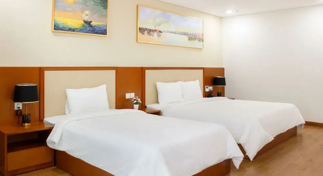 Трёхместный семейный номер Standard с балконом и с видом на океан Aloha Hotel Vung Tau