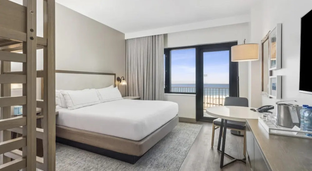 Номер Standard с видом на залив The Lodge at Gulf State Park, A Hilton Hotel