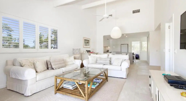 Noosa Haven Apt 12 Riverfront Elegance, Забронировать Отель Отели Нузавилл с бассейном, рядом с Weyba Creek Bushland Reserve South, Бассейн