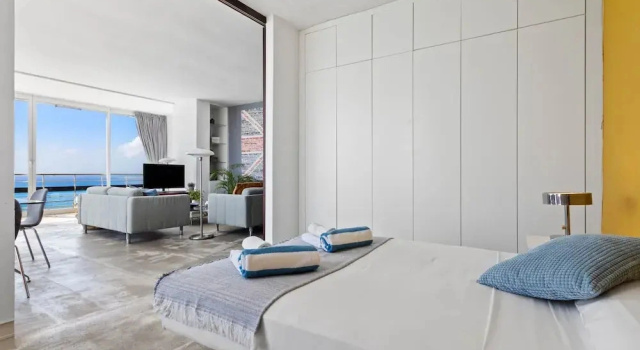 Bright Coastal Apartment With Pool, Забронировать Апартаменты/квартира Отели в центре Торремолинос, в центре