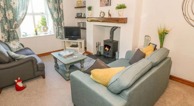 2 Bryn Eglwys, Porthmadog