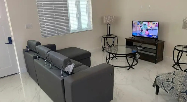 Ellies Place, Book Hotel Grand Bahama Bahamas