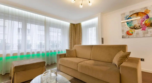 Апартаменты The Queen Luxury Apartments - Villa Vinicia