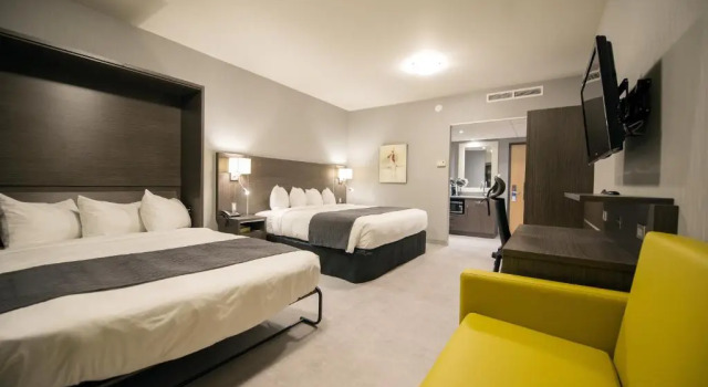 Номер Superior Hotel & Suites Le Dauphin Drummondville