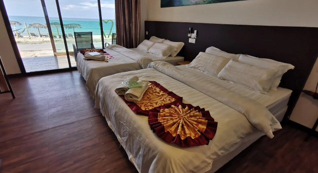 Вилла seafront The Barat Tioman Beach Resort
