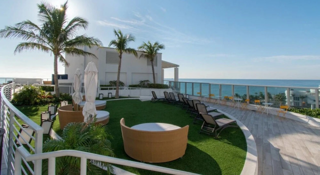 Luxury Beachfront Studio-with Daily Cleaning, Забронировать Отель Форт-Лодердейл Broward County, рядом с Пляж Себастьян-стрит