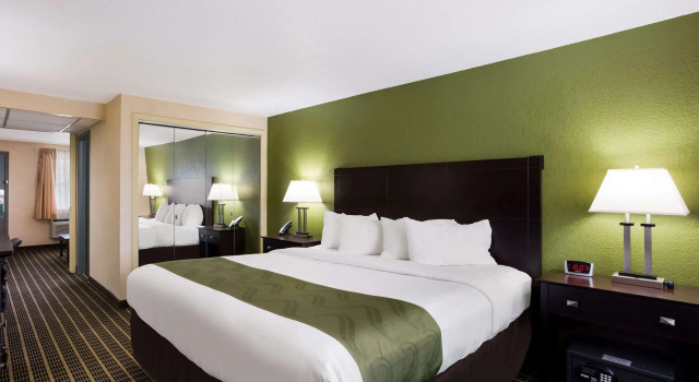 Двухместный люкс Quality Inn & Suites Big Rapids near University