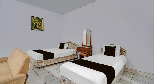 Suite OYO 94802 Hotel Prima