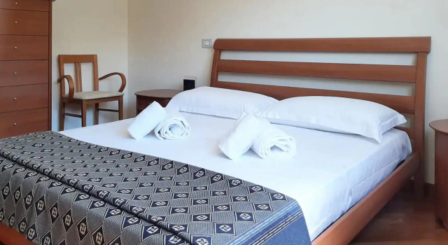 Villino Octagon in Assemini, Buchen Sie Hotel Elmas Südsardinien