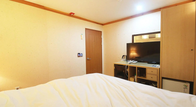 Двухместный номер Standard Jeonju Tourist Hotel