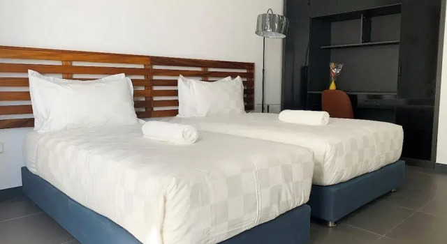 Вилла Superior Lake Side Deluxe Villa