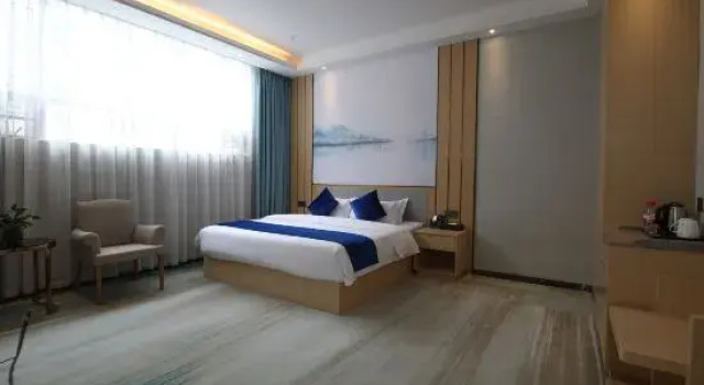 Люкс Deluxe Yifeng Boutique Hotel (Dongguan Guomao)