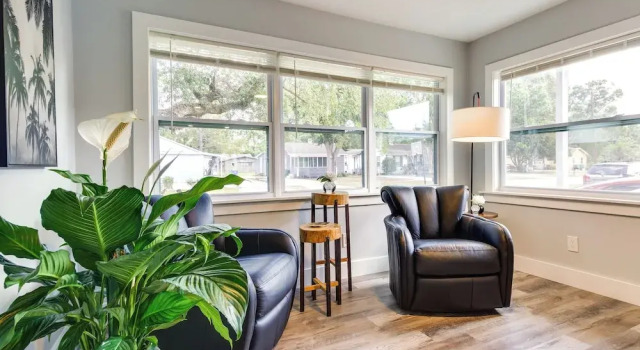 Dtwn Winter Garden Home: 12 Mi to Disney, Забронировать Дом для отпуска Отели Уинтер-Гардена с бассейном, рядом с Ассоциация искусства Уинтер-Гардена, Бассейн