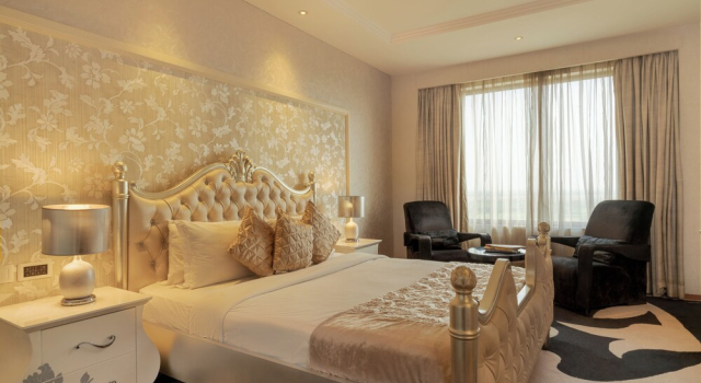 Люкс Executive Le Meridien, Surat