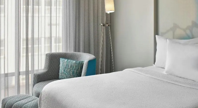 Четырёхместный номер Standard Courtyard by Marriott Albany Troy/Waterfront