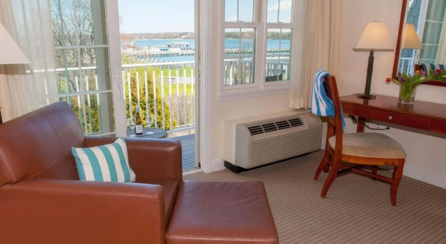 The Harbor Front Inn