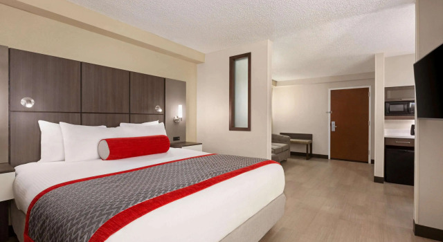 Ramada by Wyndham Suites Orlando Airport