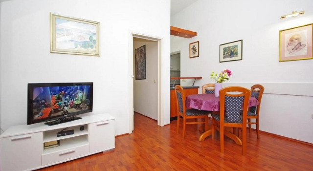 Mila - 2 Bedrooms and Free Parking - A4, Забронировать Отель Отели Макарска 3 звезды, рядом с Маяк Св. Петра, 3*