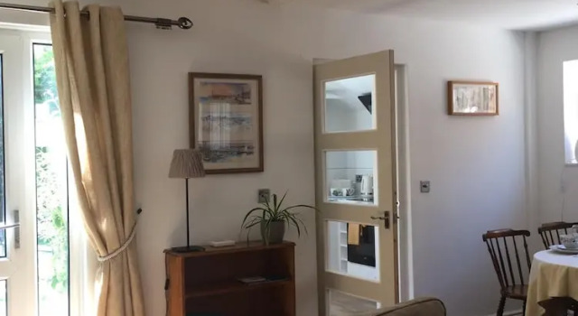 Immaculate 2-bed Fishermans Cottage in Birchington, Book Feriehus Hoteller i Birchington med parkering, Parkering