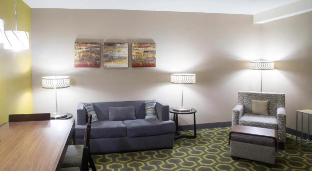 Двухместный люкс с 2 комнатами TownePlace Suites by Marriott Oxford