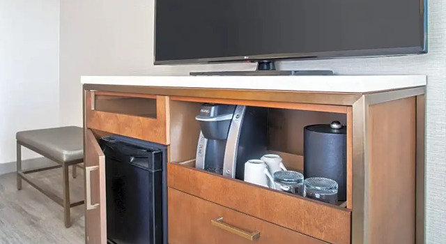 Двухместный люкс c 1 комнатой Crowne Plaza Toronto Airport by IHG