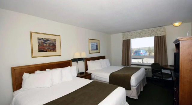 Четырёхместный номер Standard Super 8 by Wyndham Truro NS