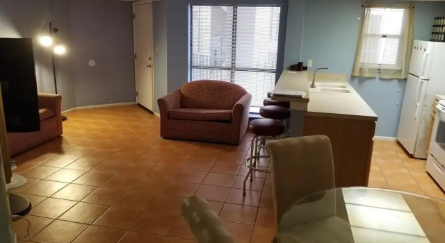 Walk to Beach - Heart of Entertainment District 1 Bedroom Home by RedAwning, Buchen Sie Ferienwohnung Padre Island USA
