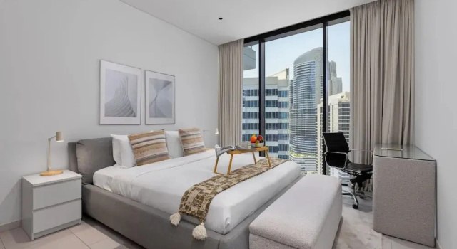 Maison Privee - Sky-High Panoramic Apt with Iconic Burj Khalifa Views, Забронировать Апартаменты/квартира Апартаменты Эмирата Дубая, рядом с Деловой район Эмаар-Сквер, Апартаменты/квартира