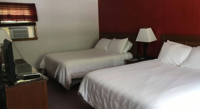 Berkshire Valley Inn, Varaa Hotelli Hotellit New England uima-altaalla, Uima-allas