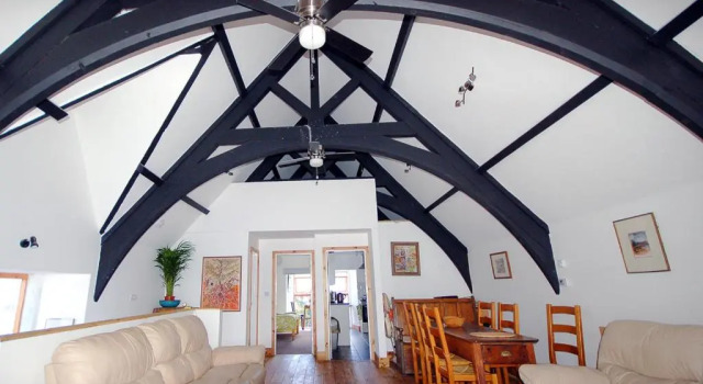 Hamilton Lodge - Cottage sleeps 8, Забронировать Отель Фишгард Пембрукшир, рядом с Last Invasion Gallery