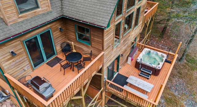 Коттедж Fam-friendly Cabin Mins 2 Beach Ski w Hot Tub