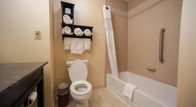Четырёхместный номер Standard Hampton Inn by Hilton Fort Morgan