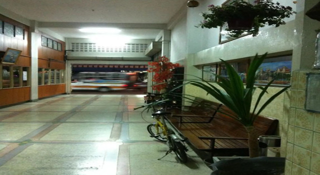 Sakol Hotel Korat, Varaa Hotelli Hotellit North-Eastern Thailand pysäköinnillä, Pysäköinti