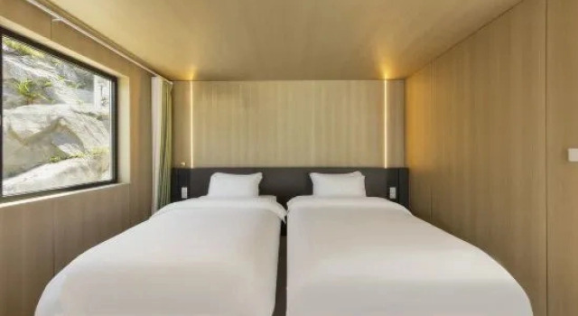 Люкс Deluxe B&B HOTEL Elche