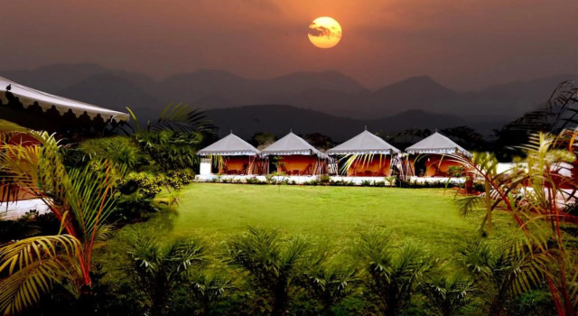 Ram Bagh Retreat Udaipur, Забронировать Отель Отели штата Раджастхана с парковкой, Парковка