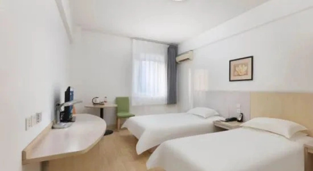 Семейный номер Standard Jinjiang Inn Shijiazhuang Pingan Street