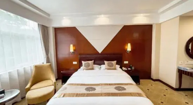 Номер Standard Dian Chi Hotel